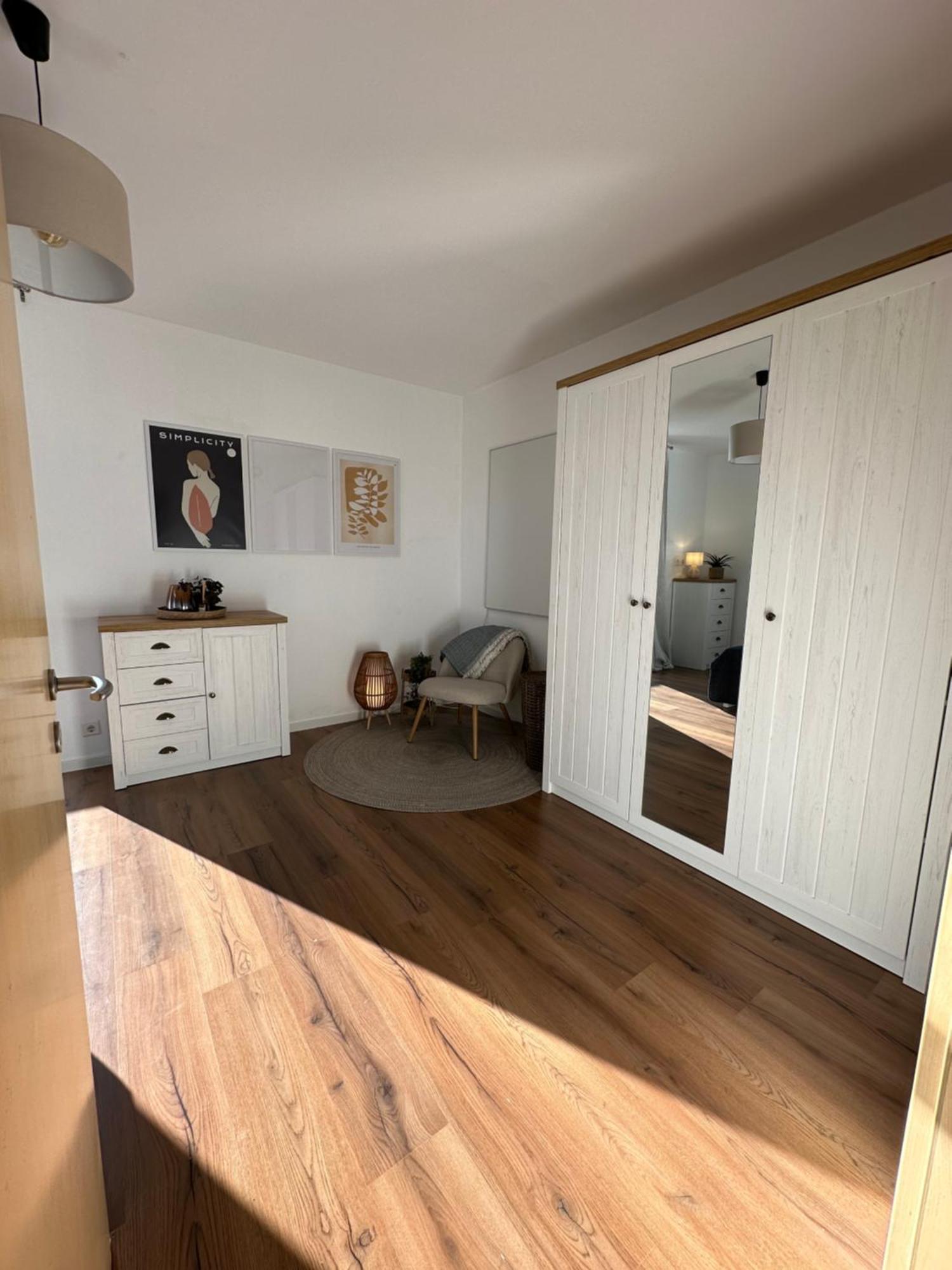 Traumdomizile - Wohnung Am Gruenen Stadtrand เคมนิตซ์ ภายนอก รูปภาพ