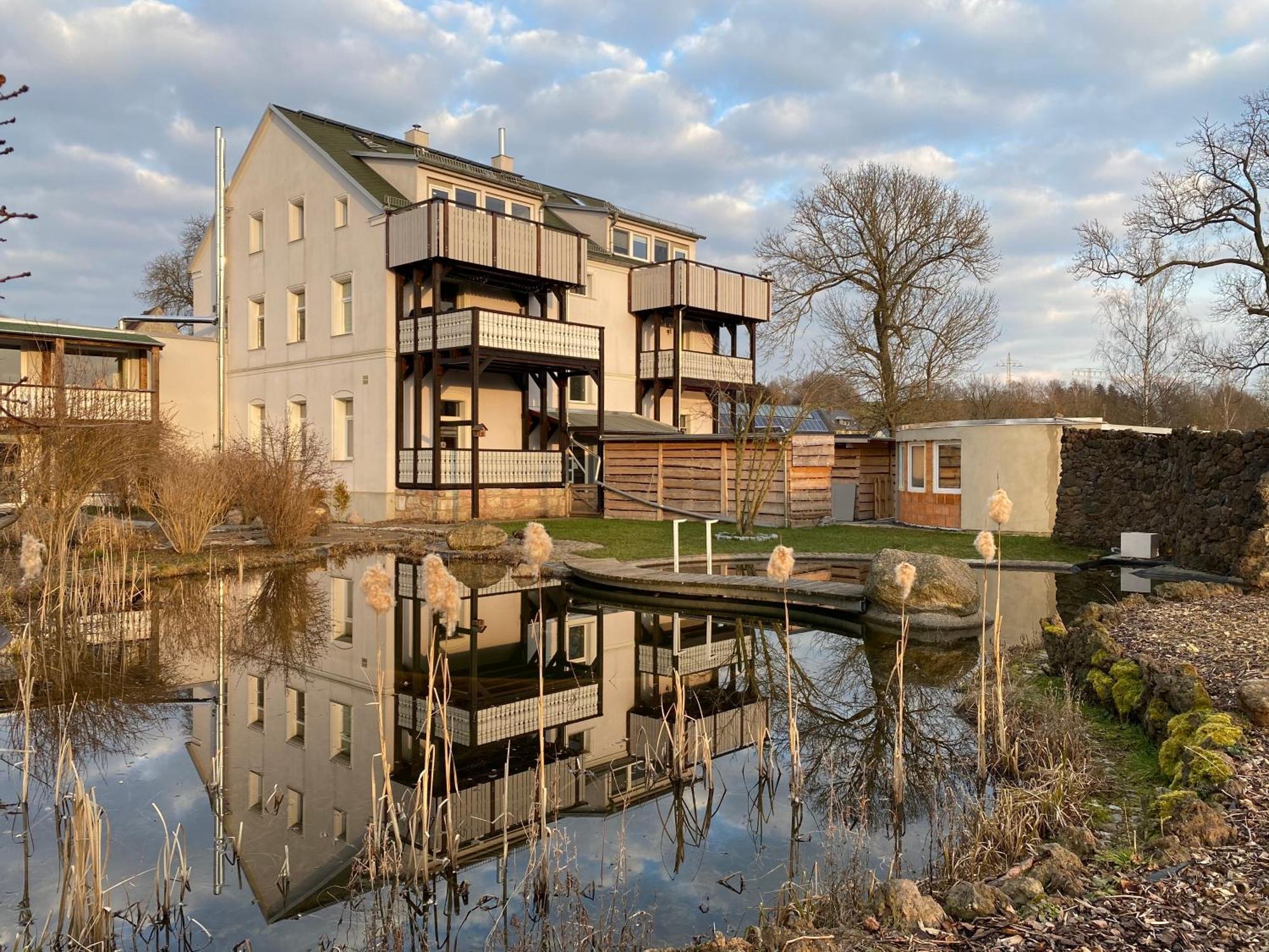 Traumdomizile - Wohnung Am Gruenen Stadtrand เคมนิตซ์ ภายนอก รูปภาพ